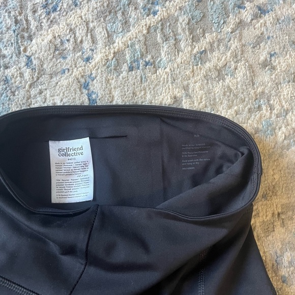 Girlfriend collective Black Compressive Run Short XS - Picture 3 of 3